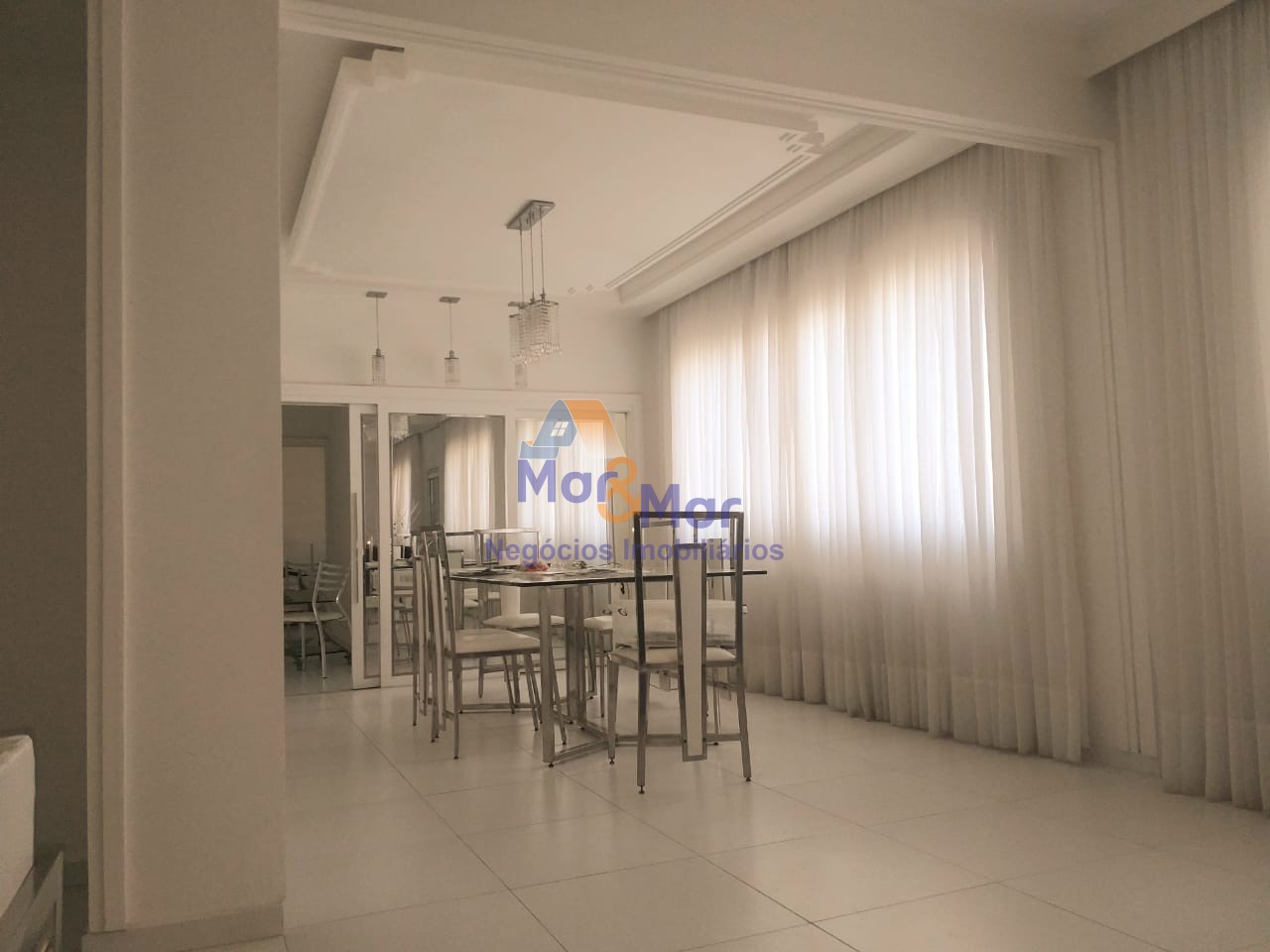 Apartamento-4-dormitorios-Pitangueiras