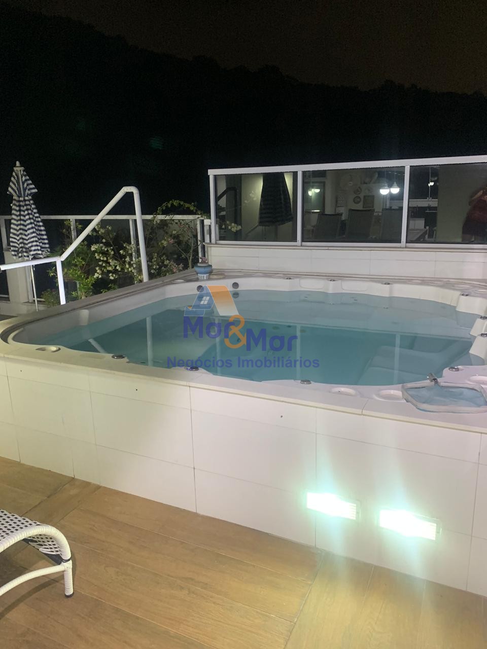 Cobertura em  GUARUJÁ - SP