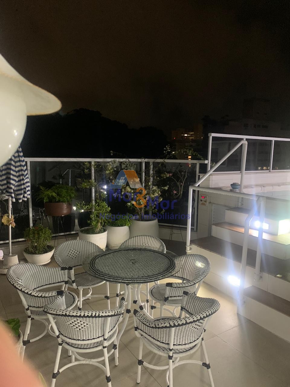 Cobertura em  GUARUJÁ - SP