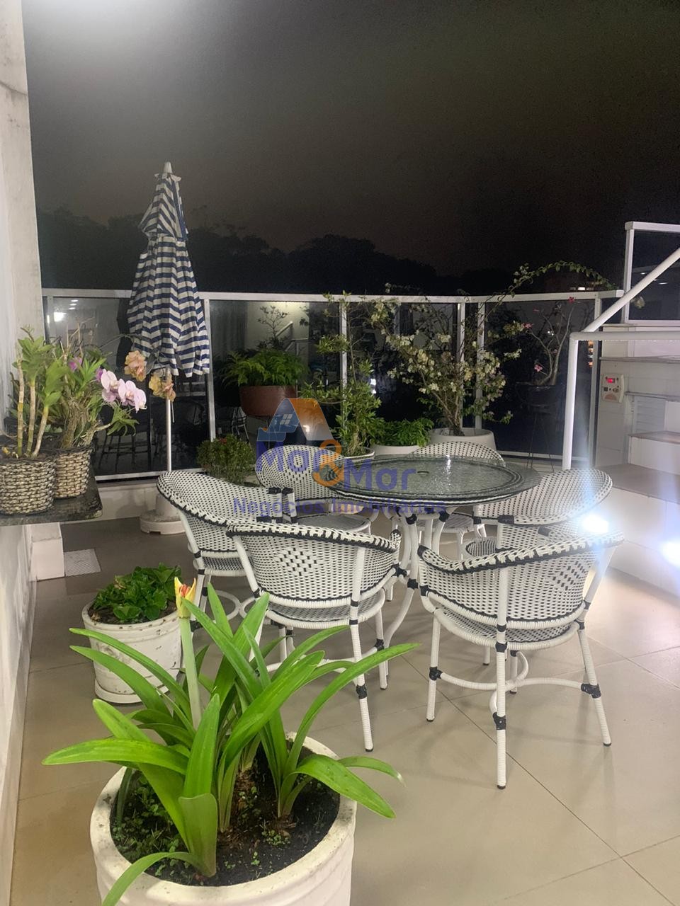 Cobertura em  GUARUJÁ - SP