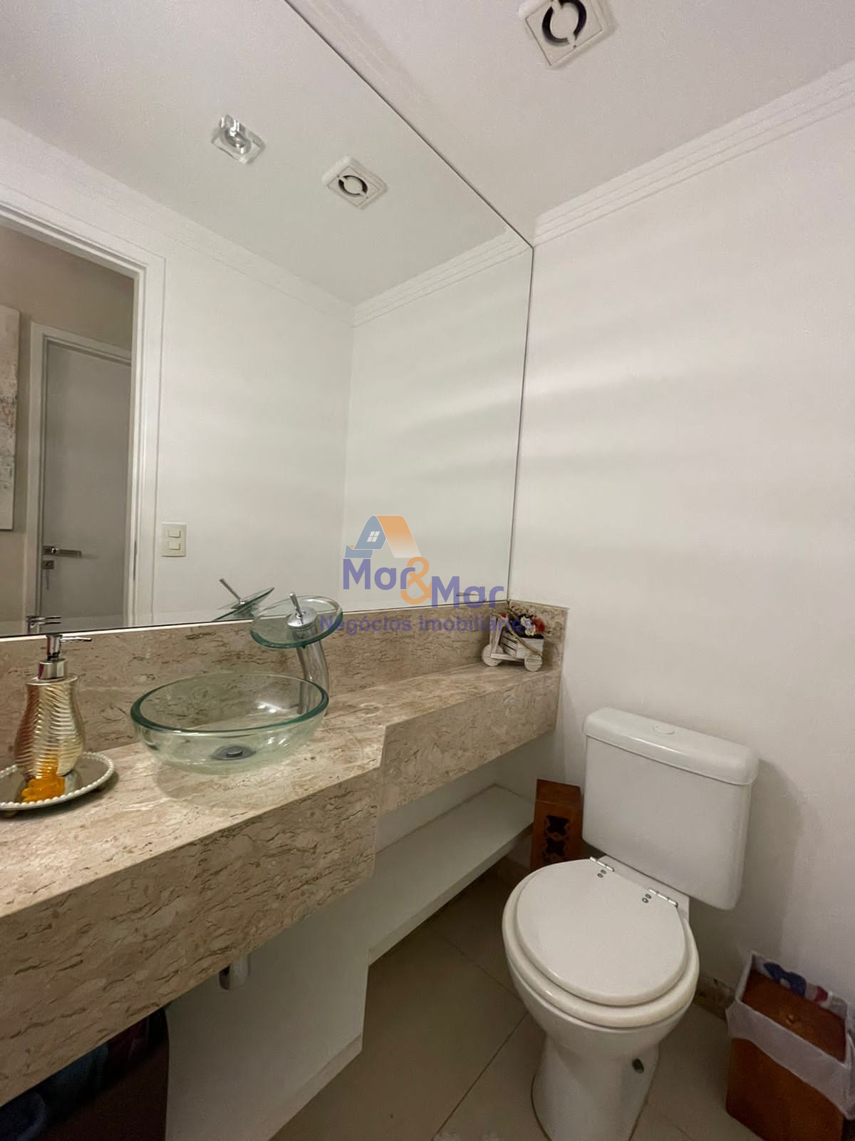 Apartamento na Praia das Astúrias, Guarujá - SP