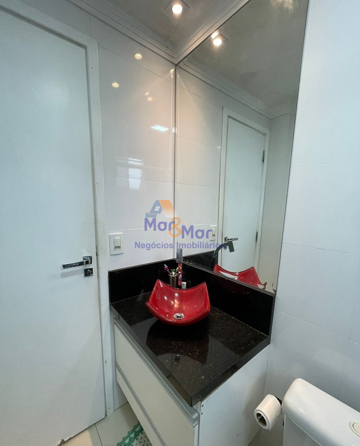 Apartamento na Praia das Astúrias, Guarujá - SP