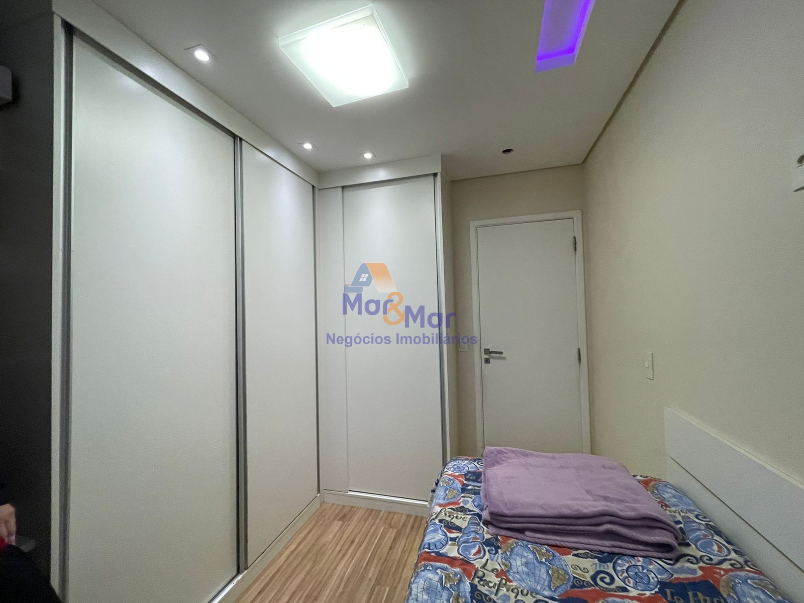Apartamento na Praia das Astúrias, Guarujá - SP