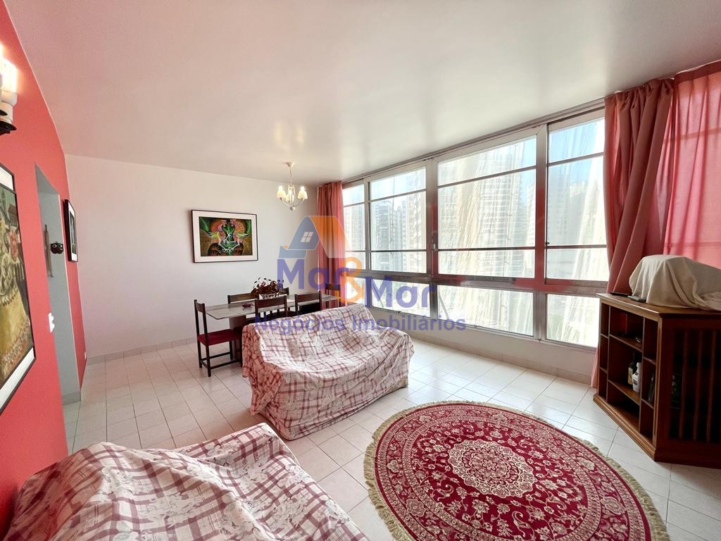 Apartamento na Praia das Pitangueiras, Guarujá - SP