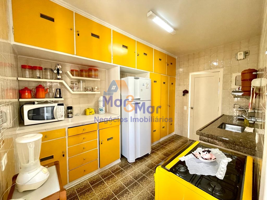 Apartamento na Praia das Pitangueiras, Guarujá - SP