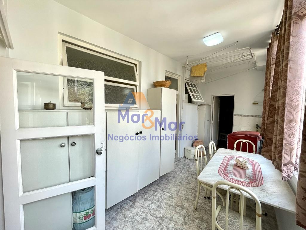 Apartamento na Praia das Pitangueiras, Guarujá - SP