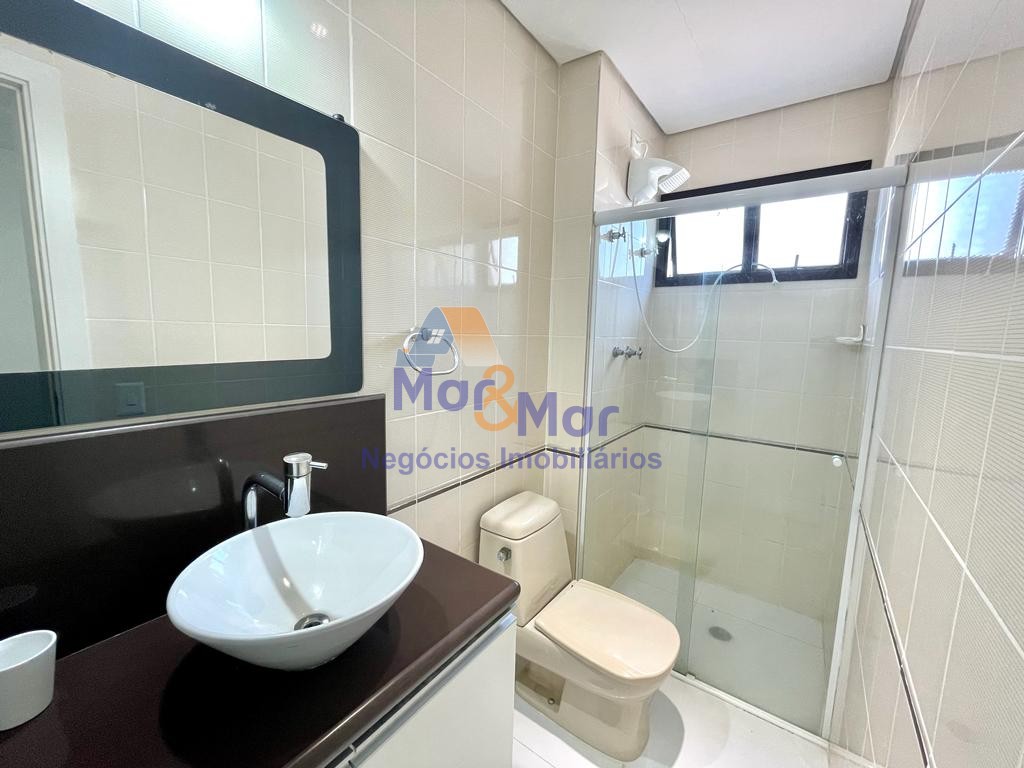 Apartamento na Praia das Pitangueiras, Guarujá - SP