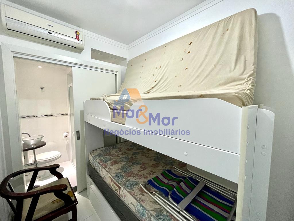 Apartamento na Praia das Pitangueiras, Guarujá - SP