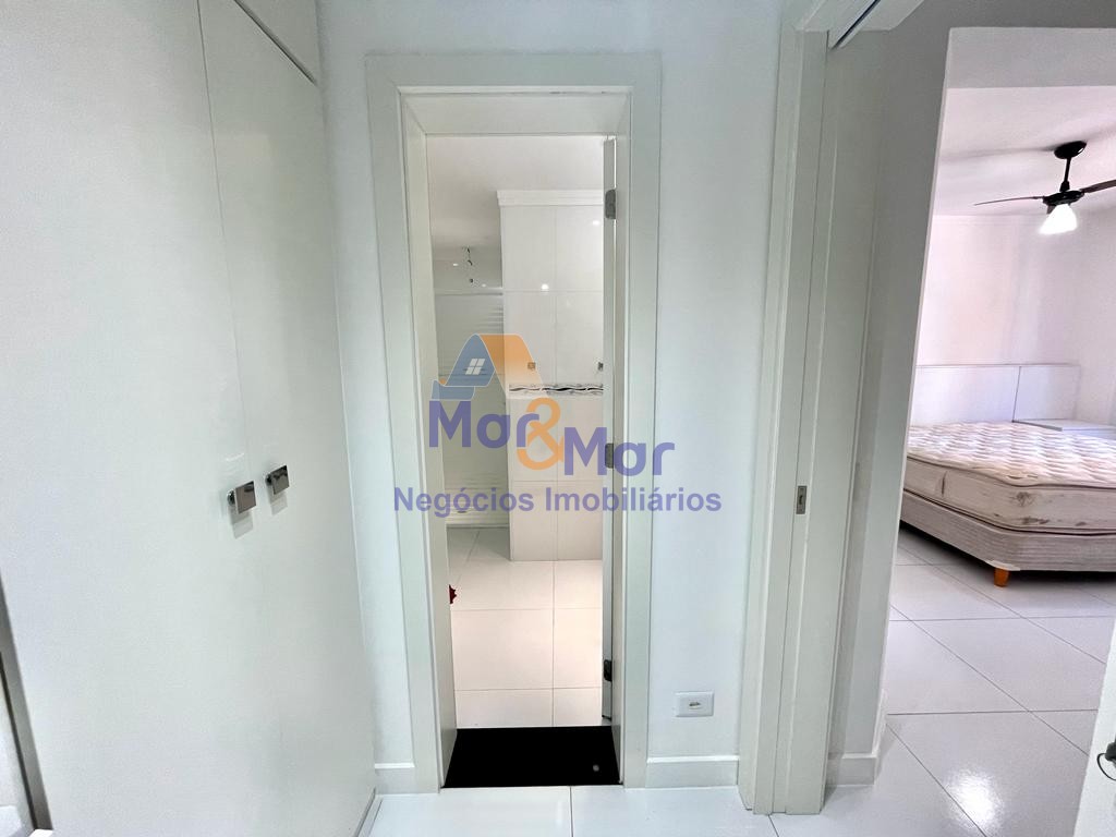Apartamento na Praia das Pitangueiras, Guarujá - SP