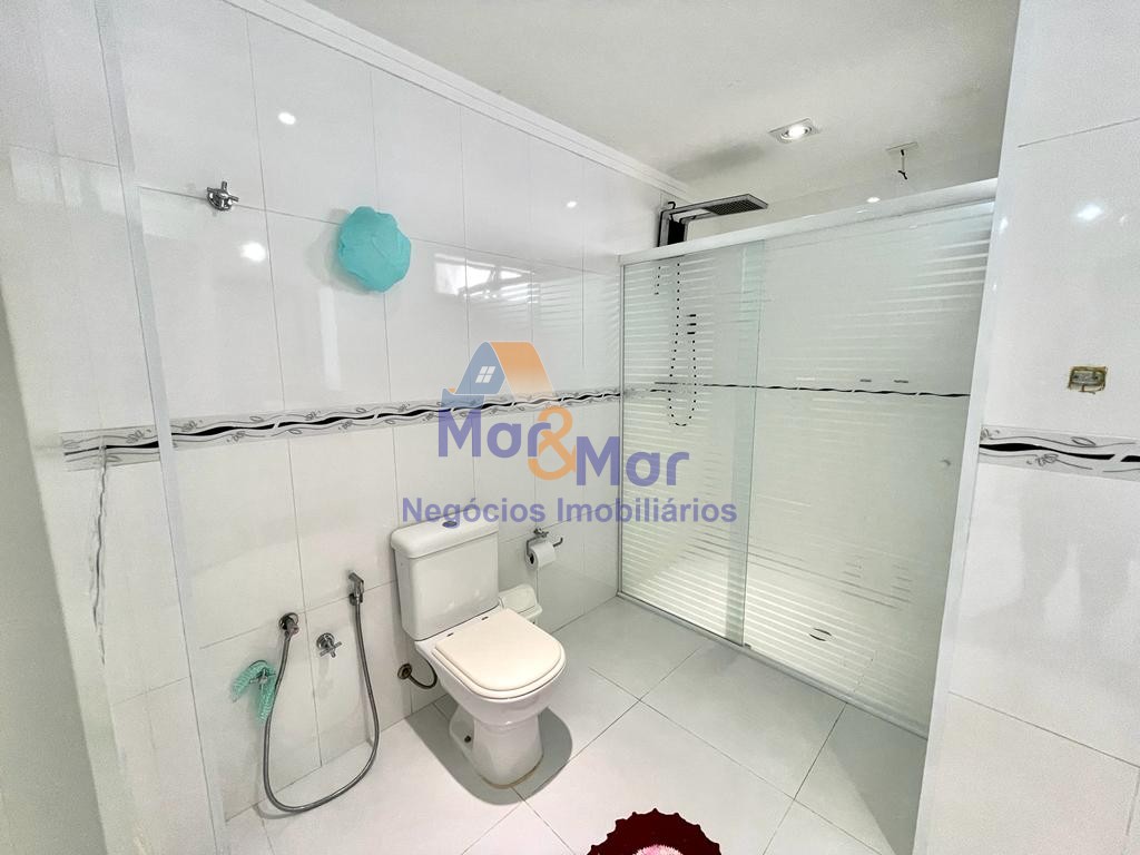 Apartamento na Praia das Pitangueiras, Guarujá - SP