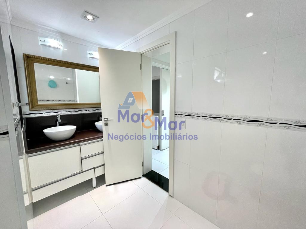 Apartamento na Praia das Pitangueiras, Guarujá - SP