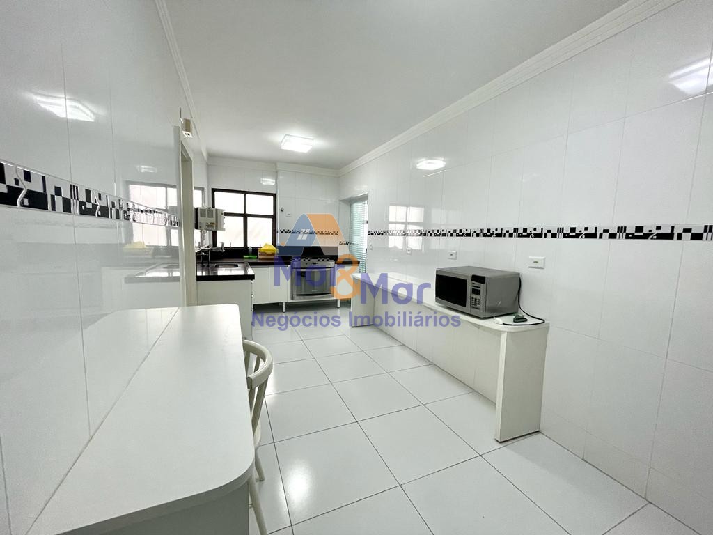 Apartamento na Praia das Pitangueiras, Guarujá - SP