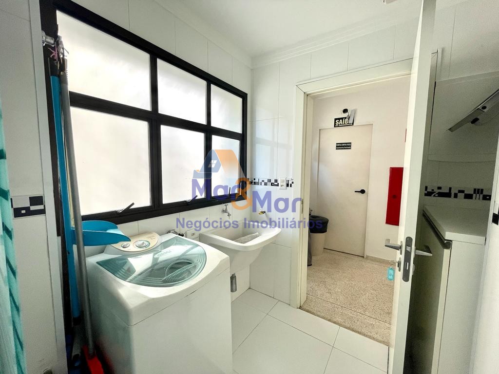 Apartamento na Praia das Pitangueiras, Guarujá - SP