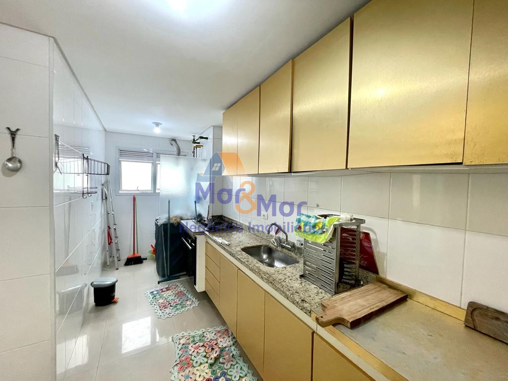 Apartamento na Praia das Pitangueiras, Guarujá - SP