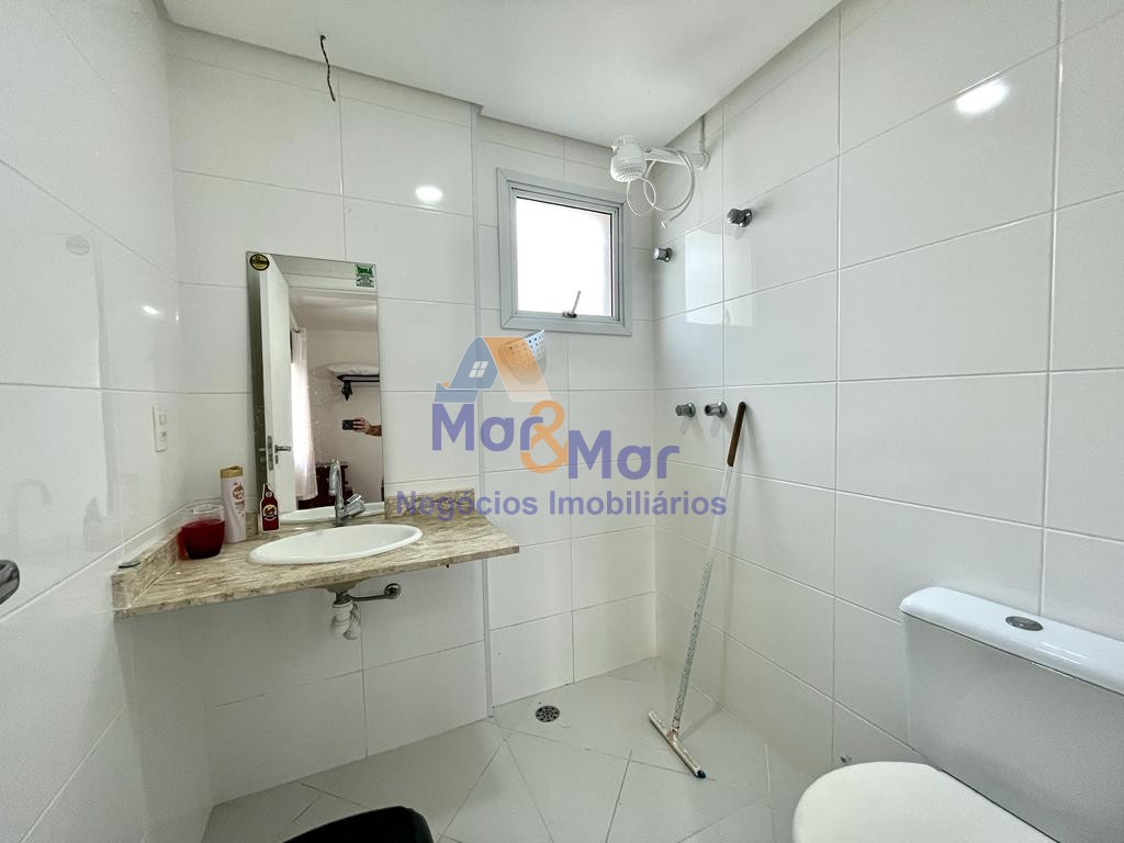Apartamento na Praia das Pitangueiras, Guarujá - SP
