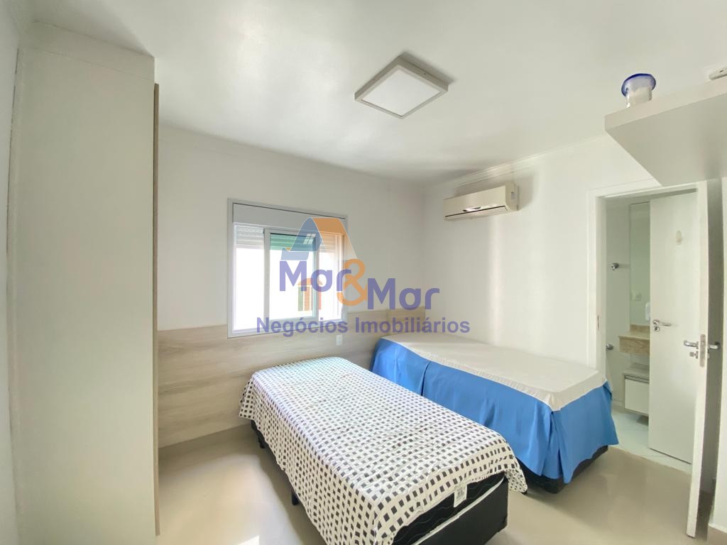 Apartamento na Praia das Pitangueiras, Guarujá - SP