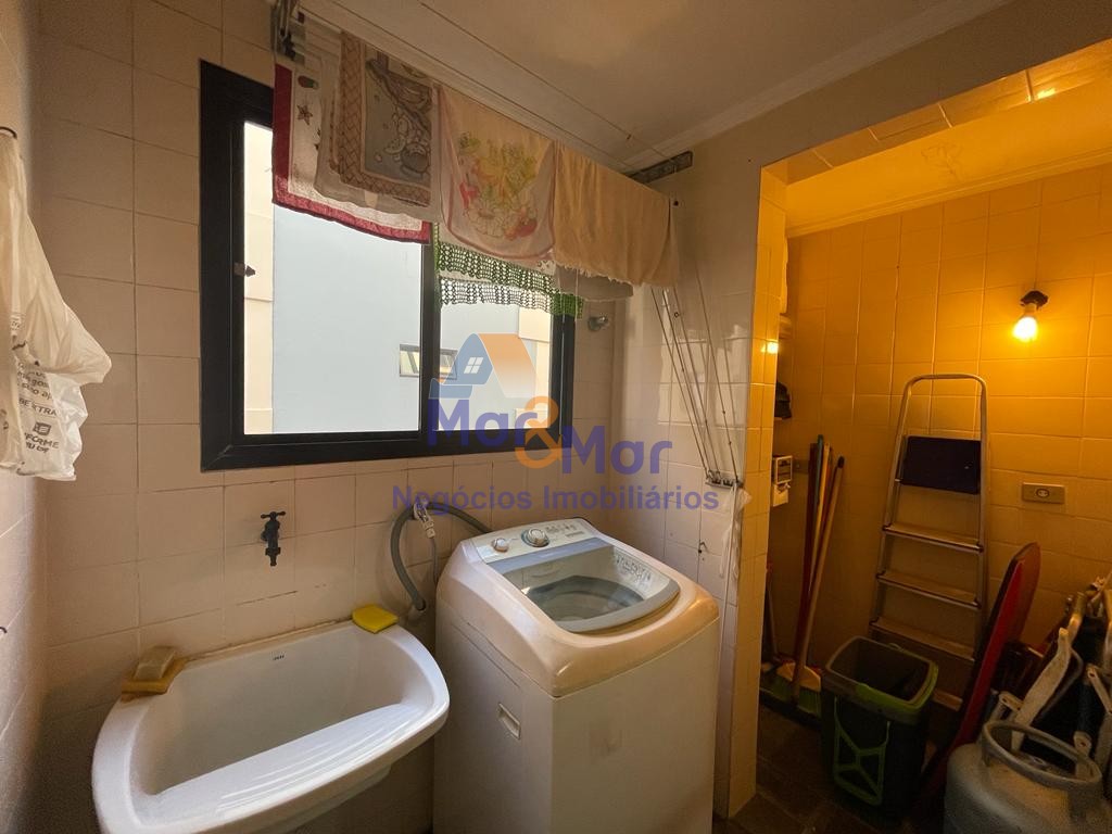 Apartamento na Praia da Enseada, Guarujá - SP