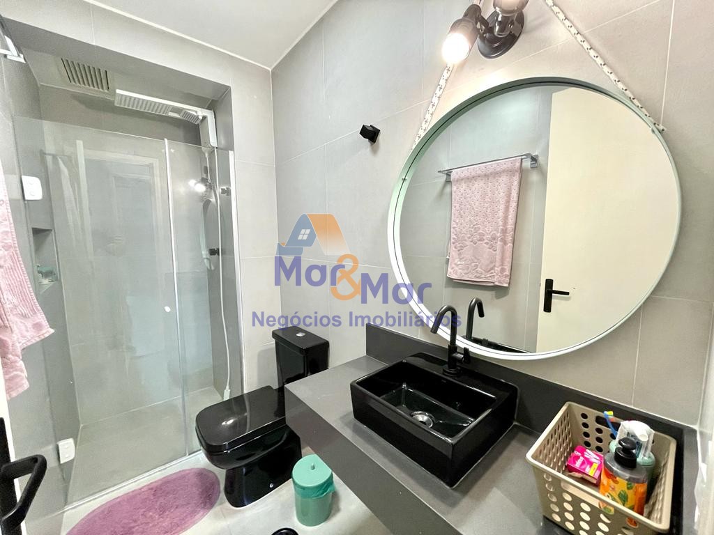 Apartamento na Praia das Pitangueiras, Guarujá - SP