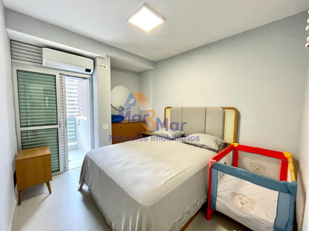 Apartamento na Praia das Pitangueiras, Guarujá - SP