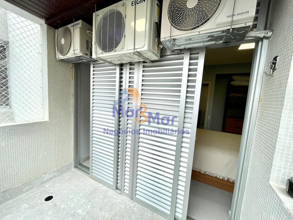 Apartamento na Praia das Pitangueiras, Guarujá - SP