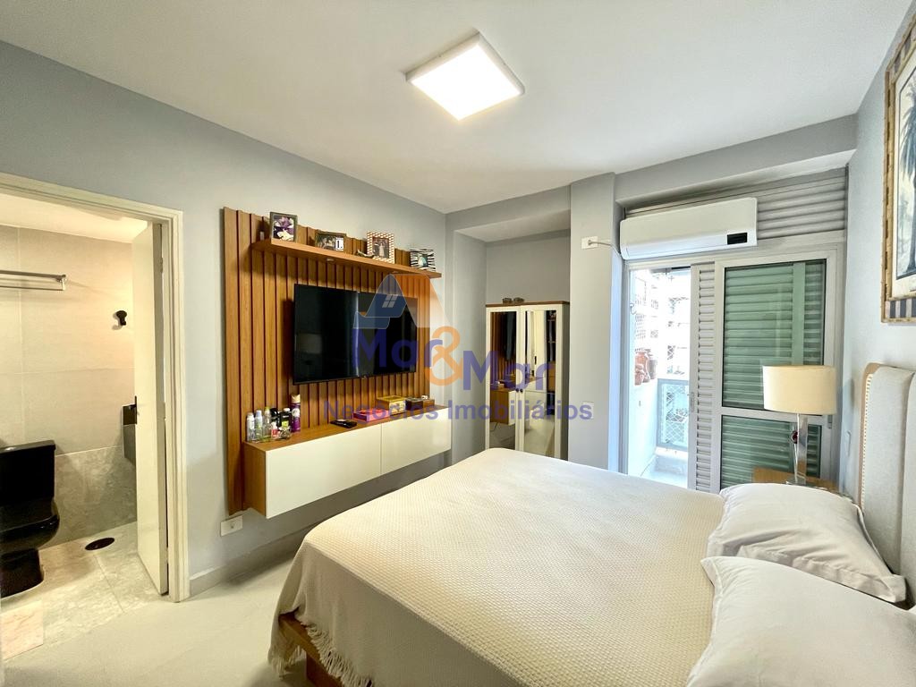 Apartamento na Praia das Pitangueiras, Guarujá - SP