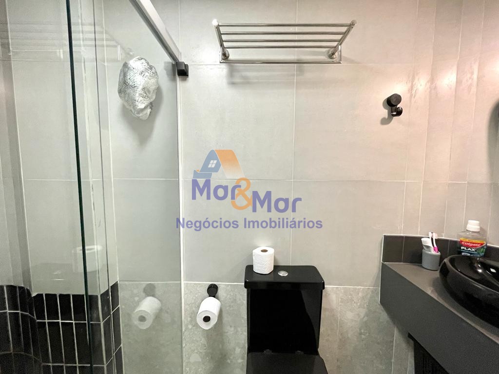 Apartamento na Praia das Pitangueiras, Guarujá - SP