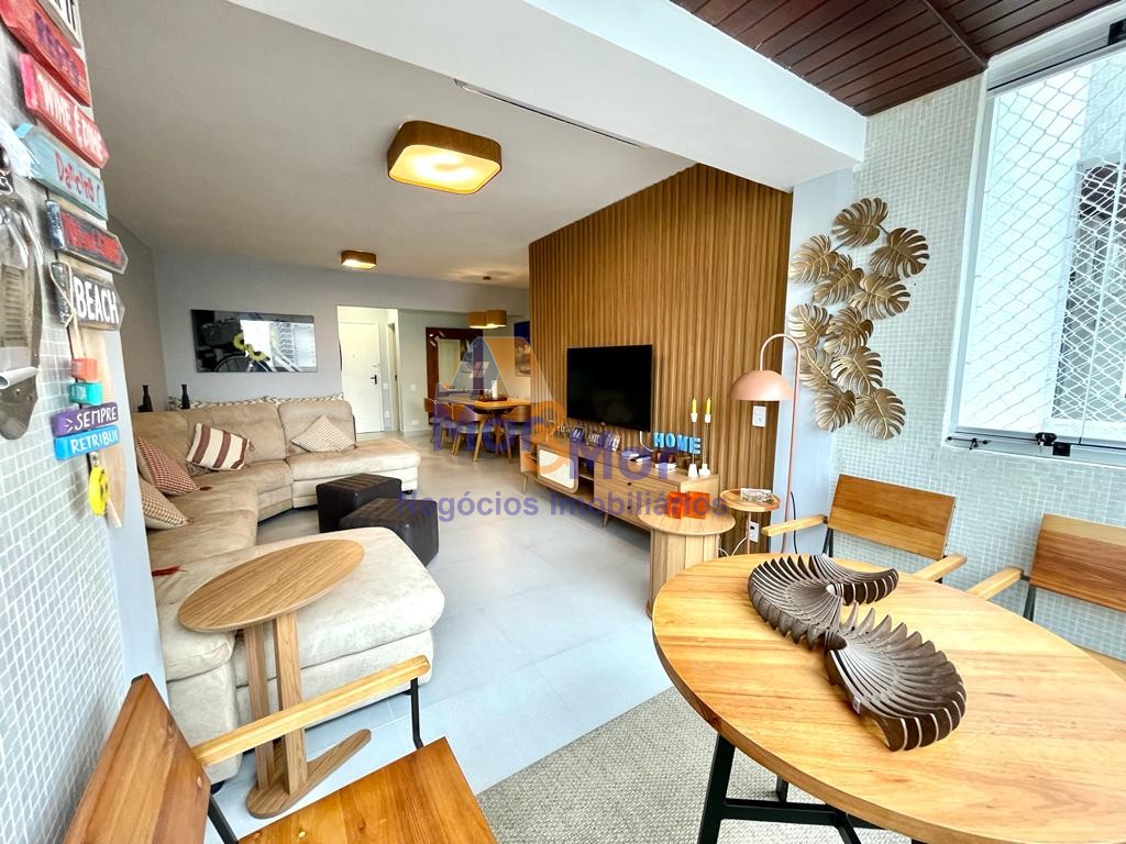 Apartamento na Praia das Pitangueiras, Guarujá - SP