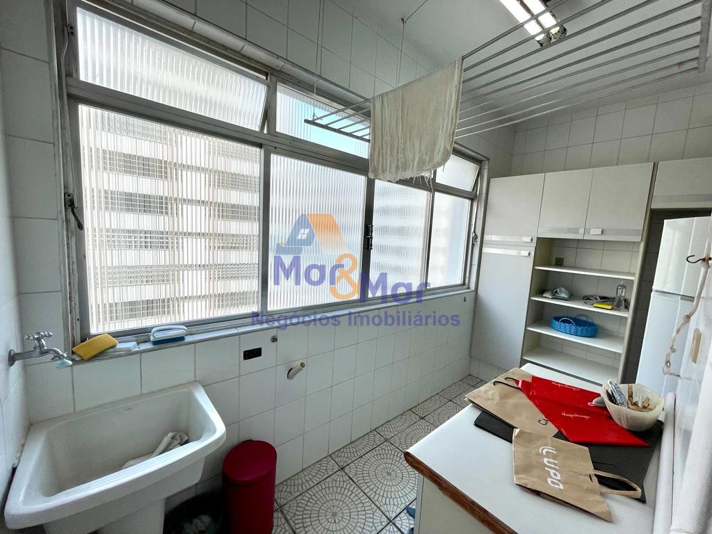 Apartamento na Praia das Pitangueiras, Guarujá - SP