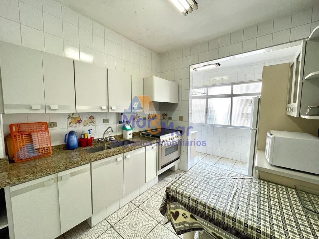 Apartamento na Praia das Pitangueiras, Guarujá - SP