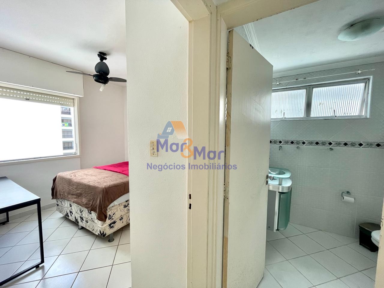Apartamento na Praia das Pitangueiras, Guarujá - SP