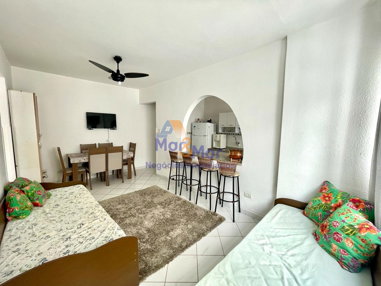 Apartamento na Praia das Pitangueiras, Guarujá - SP
