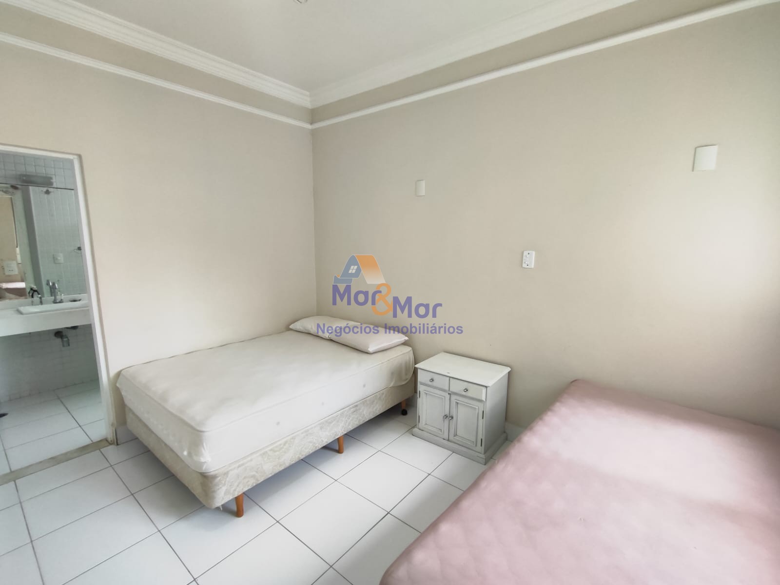 Apartamento Frente ao Mar nas Pitangueiras, Guarujá - SP