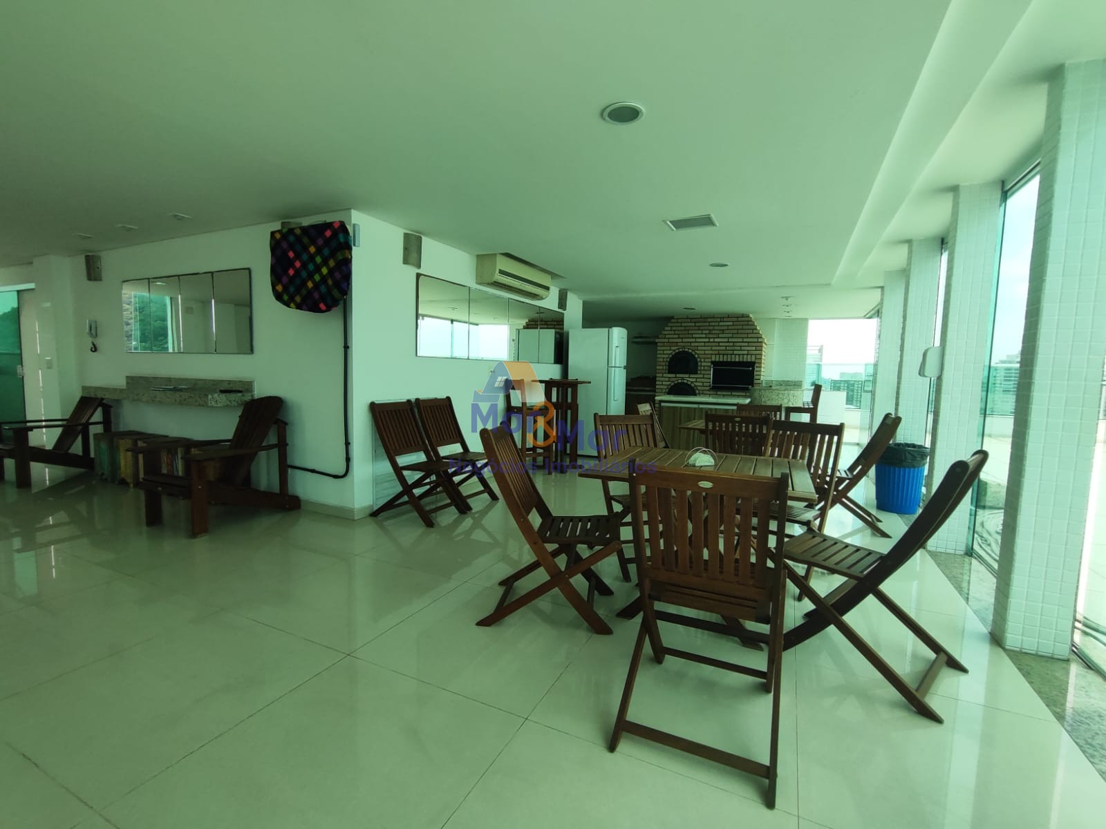 Apartamento Frente ao Mar nas Pitangueiras, Guarujá - SP