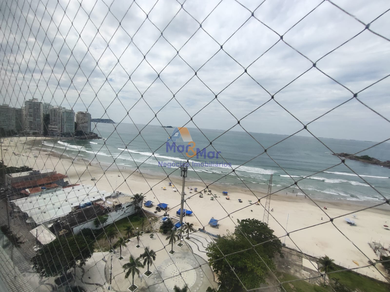 Apartamento Frente ao Mar nas Pitangueiras, Guarujá - SP