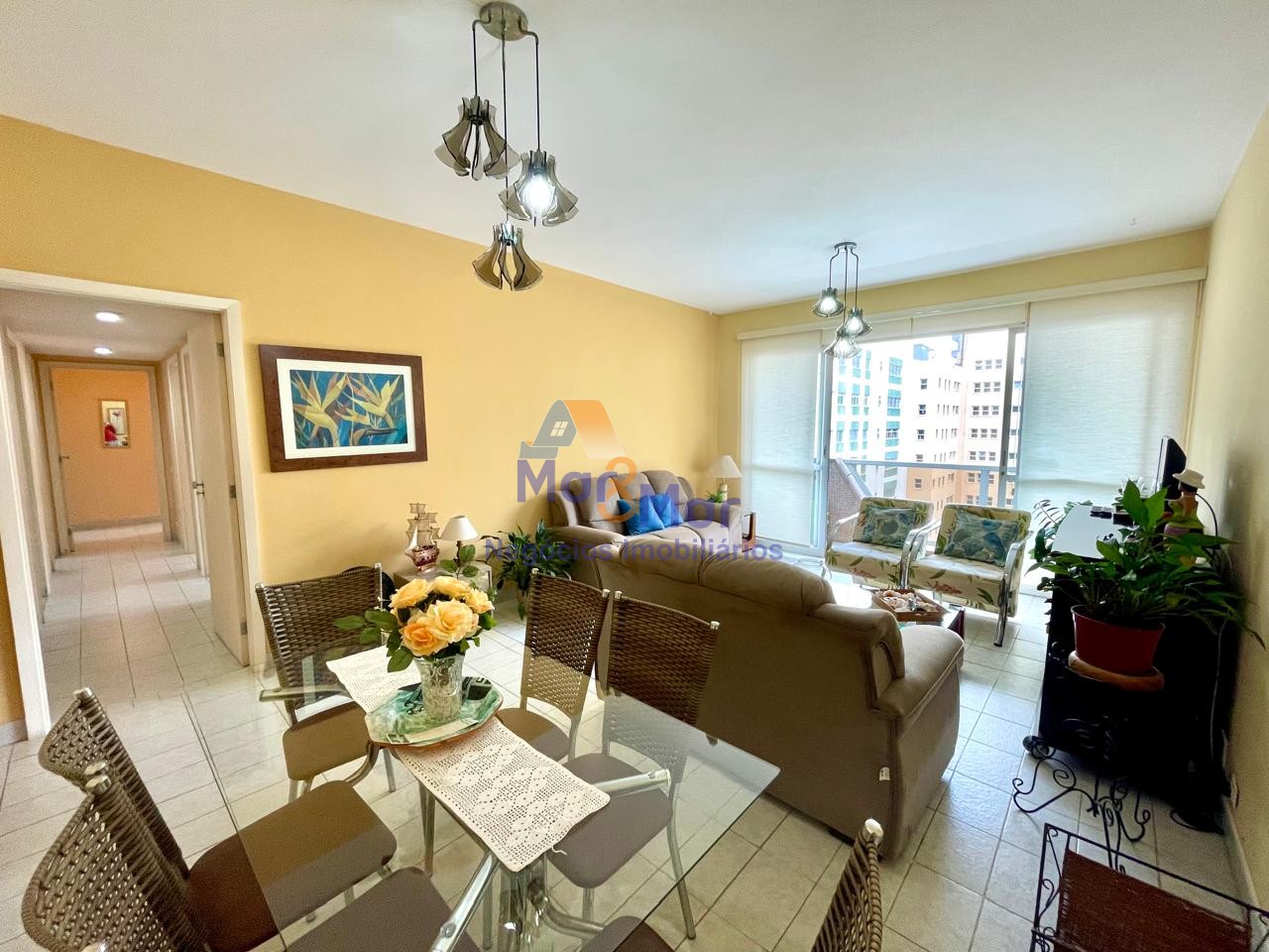 Apartamento na Praia das Pitangueiras, Guarujá - SP
