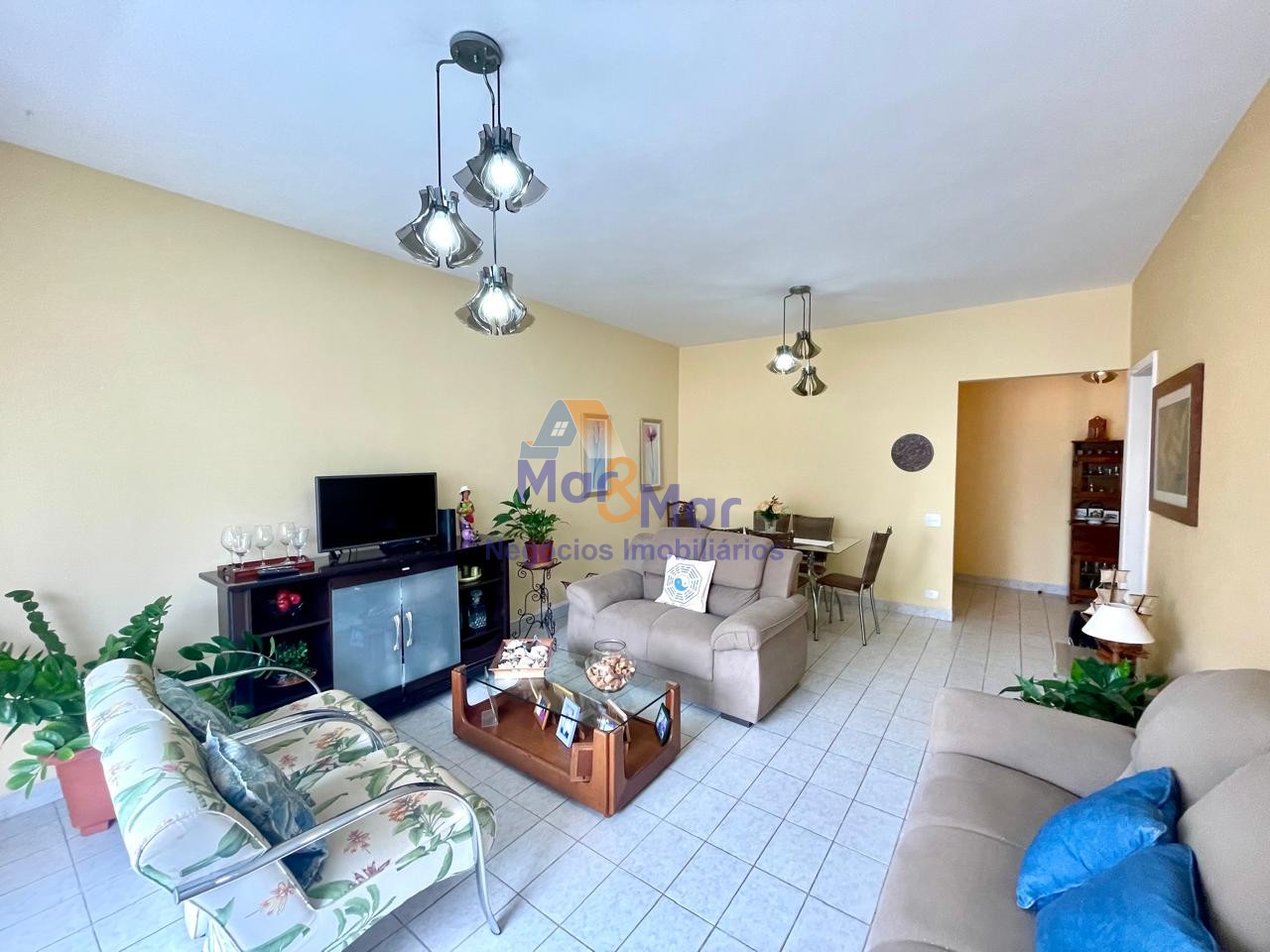 Apartamento na Praia das Pitangueiras, Guarujá - SP