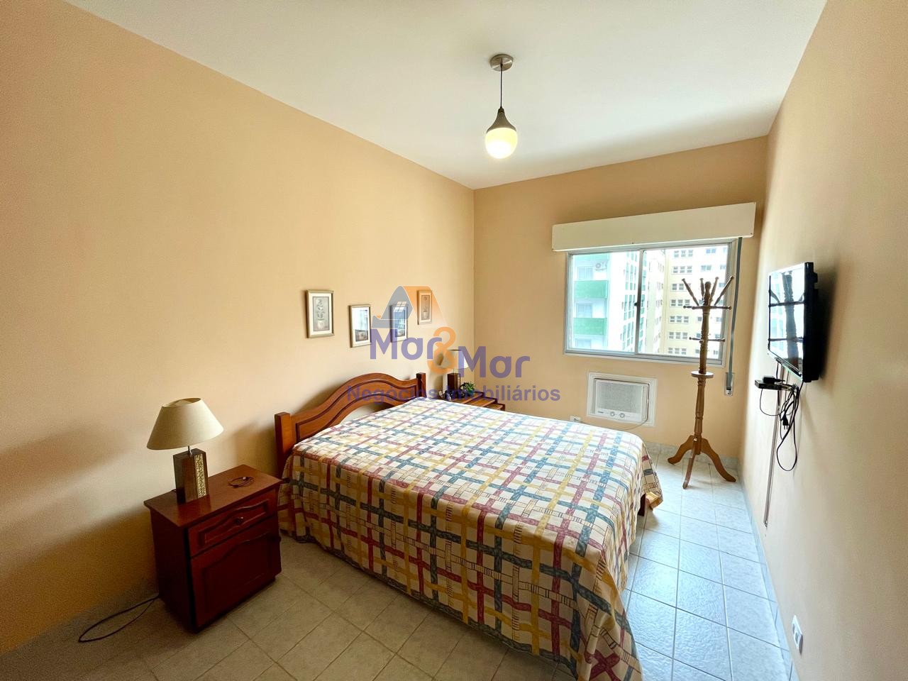 Apartamento na Praia das Pitangueiras, Guarujá - SP