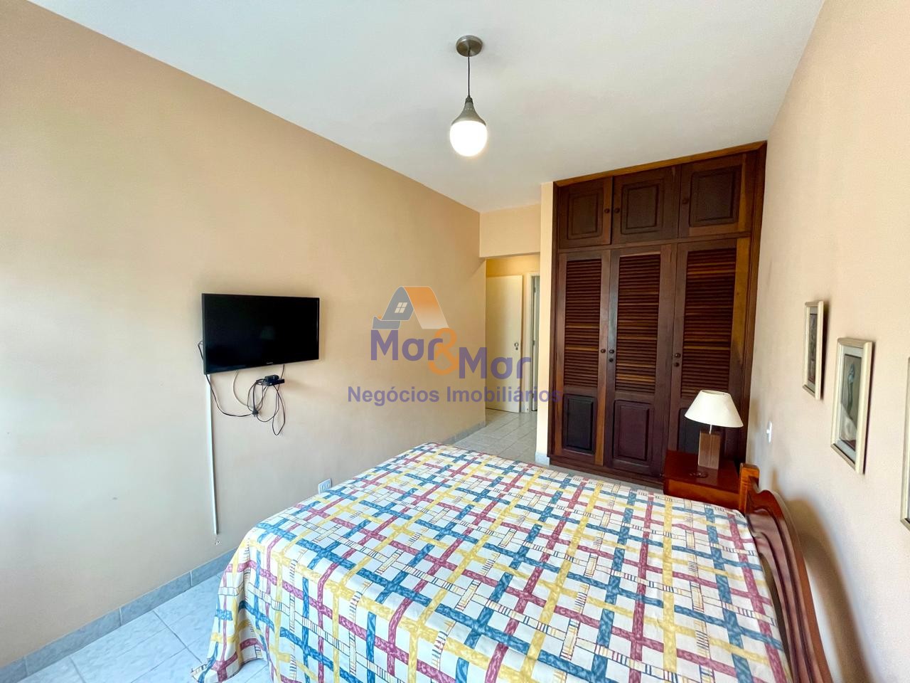 Apartamento na Praia das Pitangueiras, Guarujá - SP
