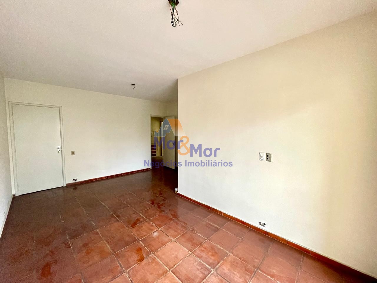 Apartamento na Praia da Enseada, Guarujá - SP
