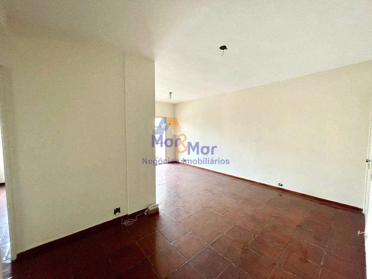 Apartamento na Praia da Enseada, Guarujá - SP
