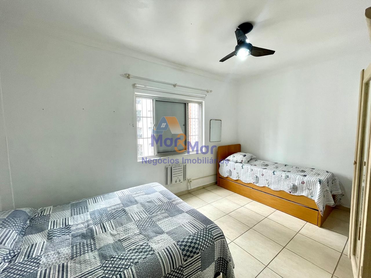 Apartamento na Praia das Pitangueiras, Guarujá - SP