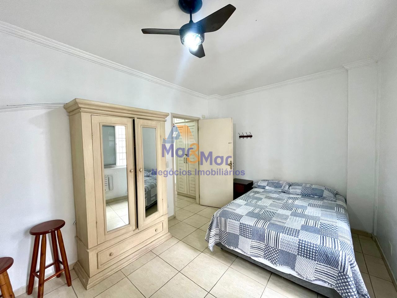 Apartamento na Praia das Pitangueiras, Guarujá - SP