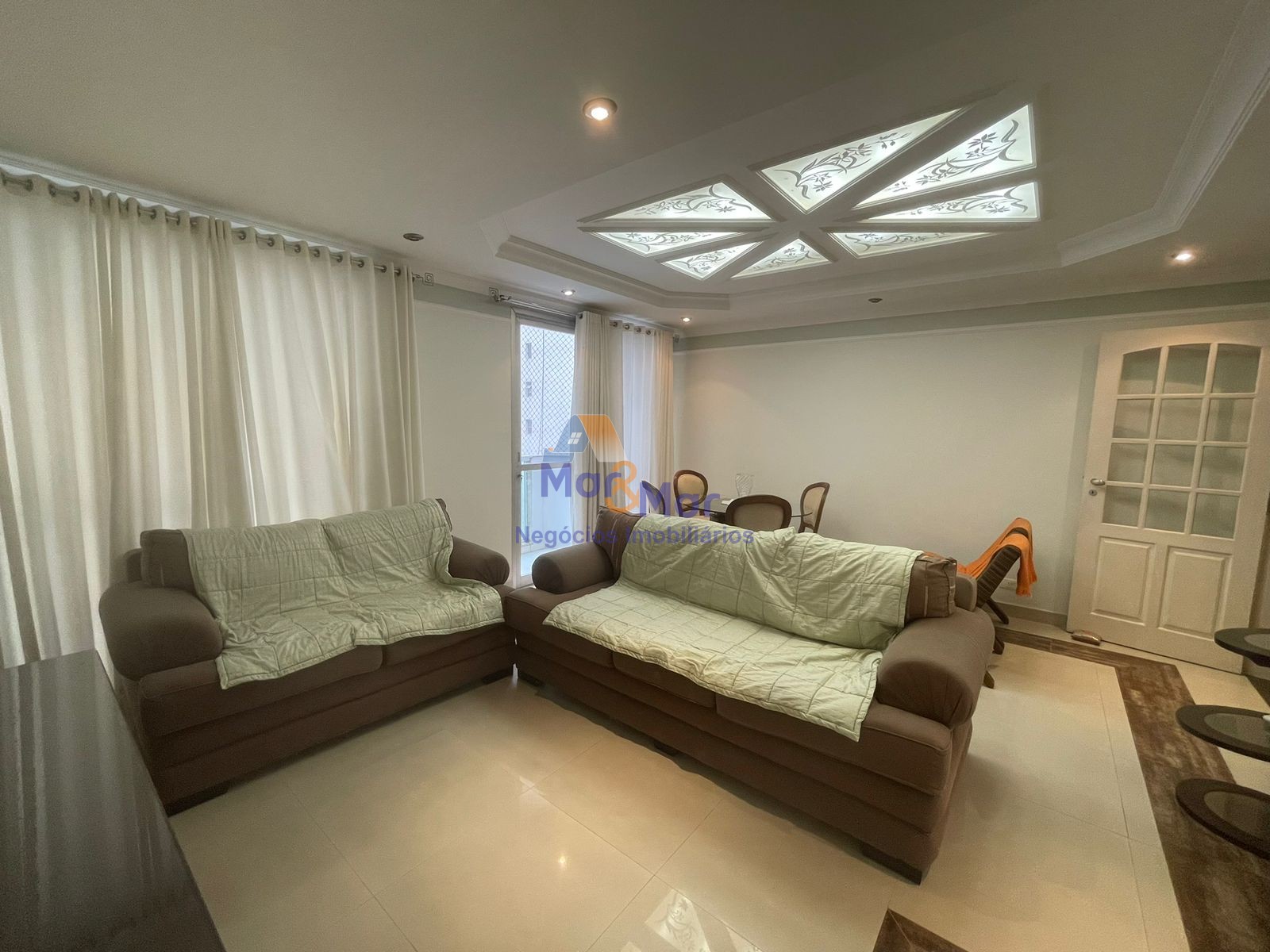 Apartamento na Praia das Pitangueiras, Guarujá - SP