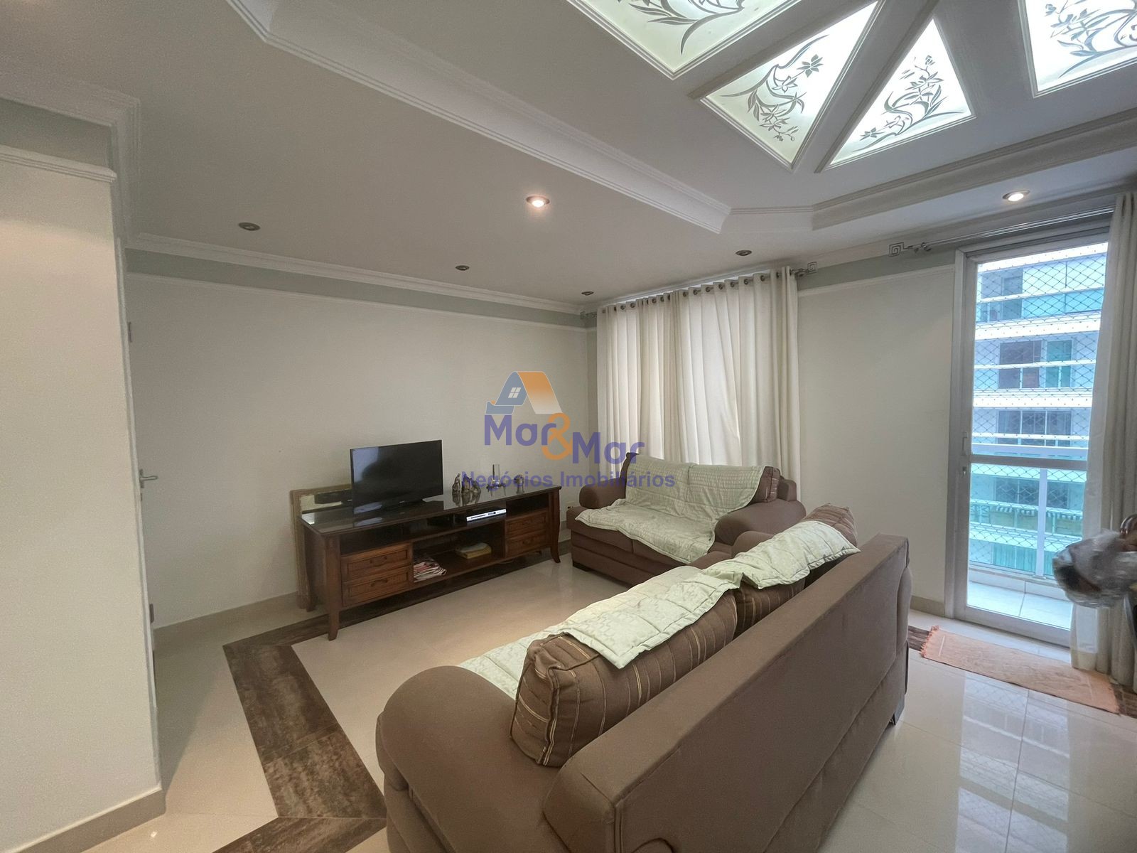 Apartamento na Praia das Pitangueiras, Guarujá - SP