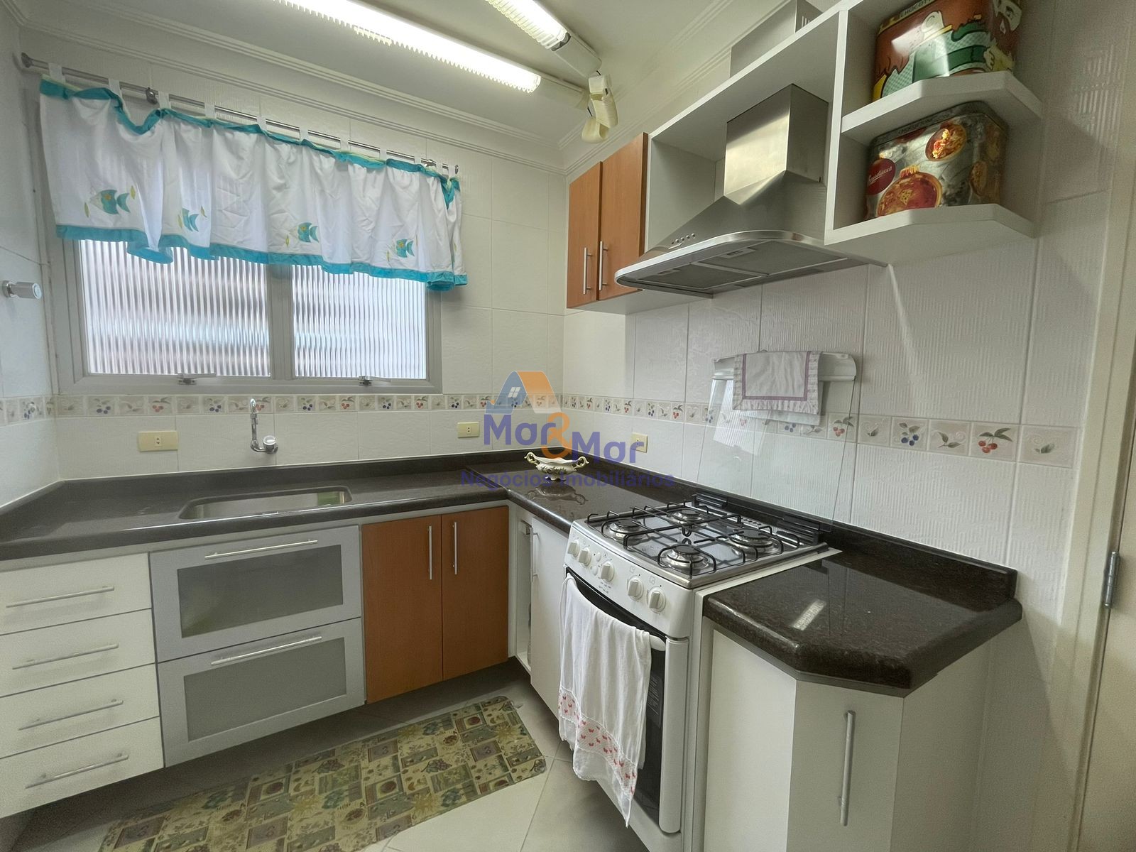 Apartamento na Praia das Pitangueiras, Guarujá - SP