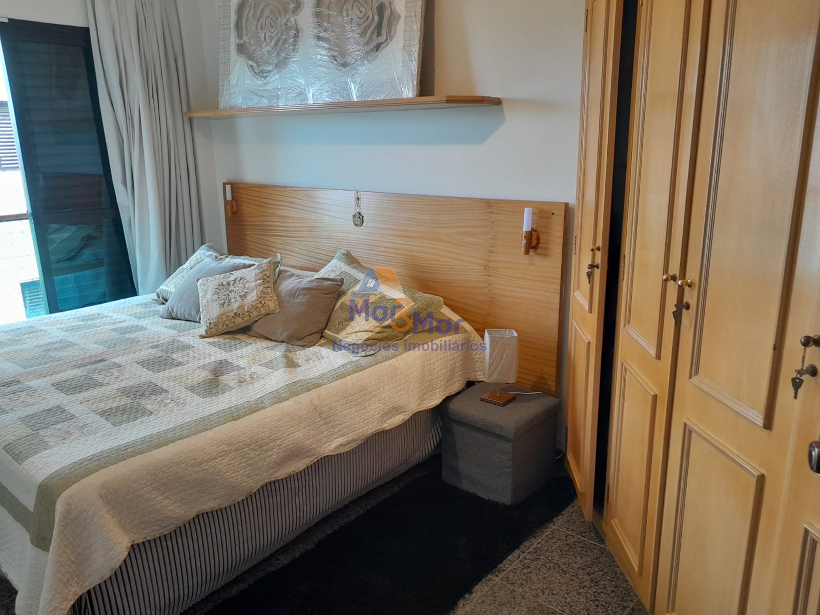 Apartamento na Praia da Enseada, Guarujá - SP