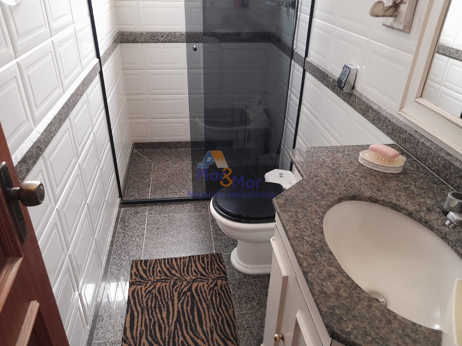 Apartamento na Praia da Enseada, Guarujá - SP