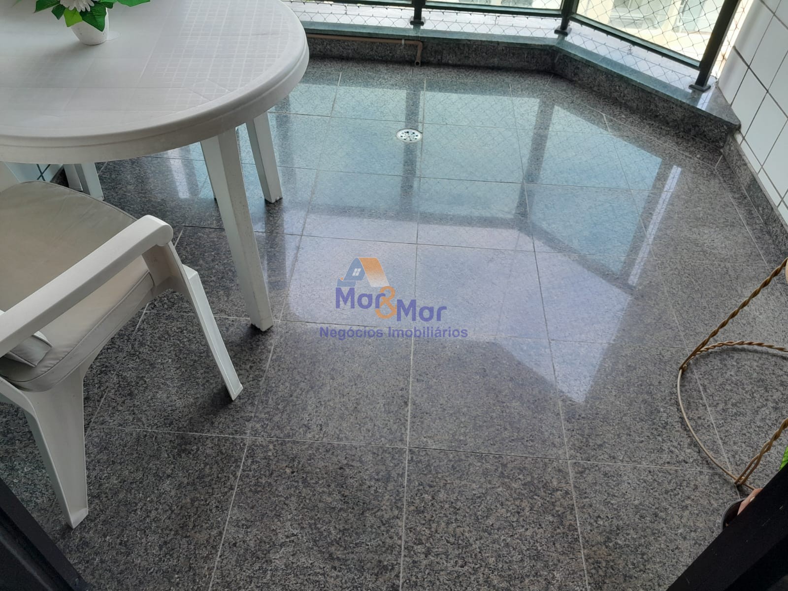 Apartamento na Praia da Enseada, Guarujá - SP