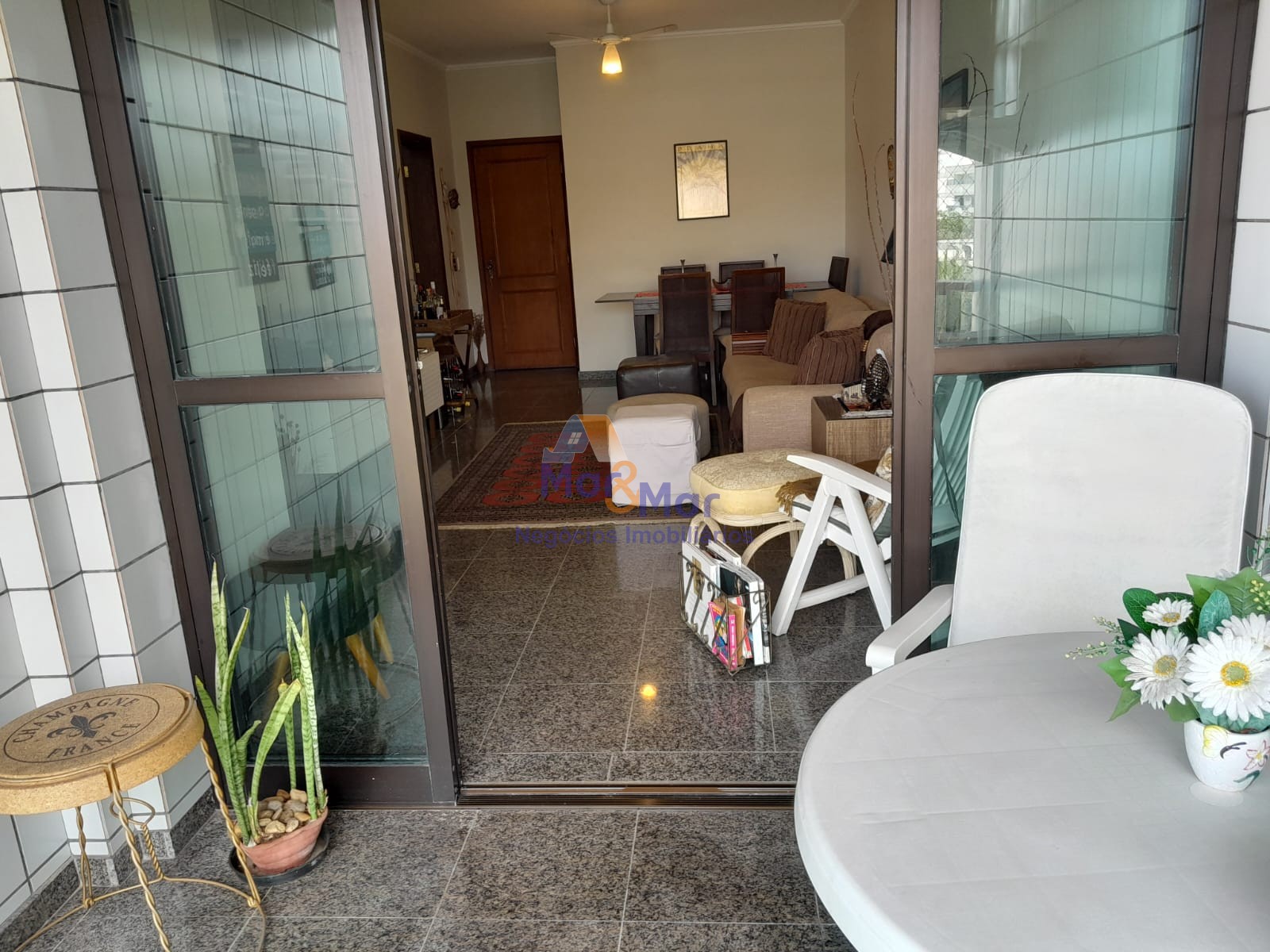 Apartamento na Praia da Enseada, Guarujá - SP