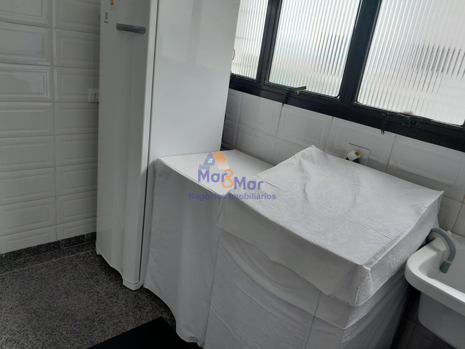 Apartamento na Praia da Enseada, Guarujá - SP
